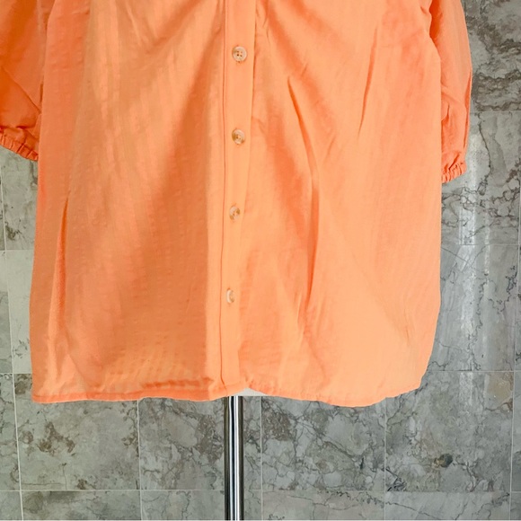 TORRID Papaya Punch Seersucker Button Front Crop Top - Picture 3 of 8